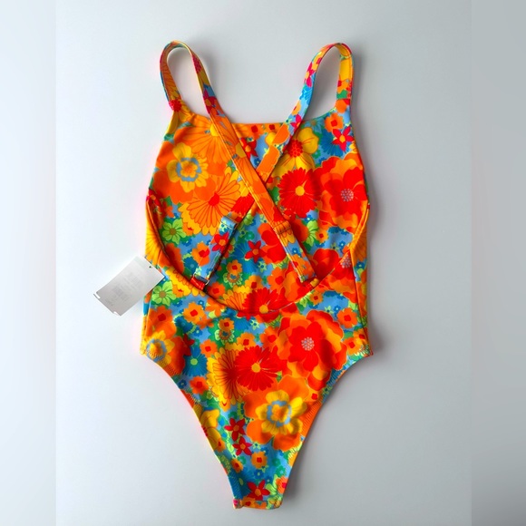 KULANI KINIS
Adjustable Cross Back One Piece Size M $112 - Picture 6 of 8